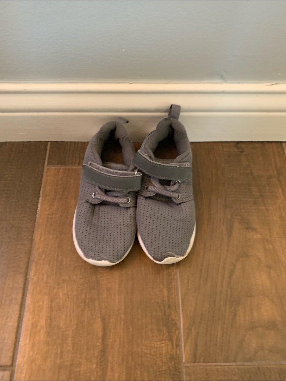 Velcro Kids Athletic Shoes Size 9